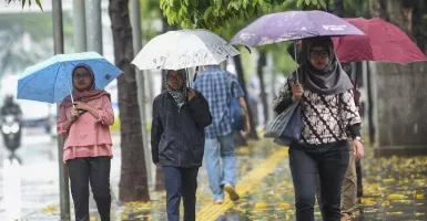 BMKG: Malam Tahun Baru di Jawa Tengah Berpotensi Diguyur Hujan Sedang hingga Lebat