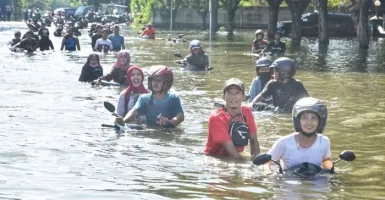 Duh Pie! Banjir Rob Terjang Pelabuhan Tanjung Emas Makin Tinggi