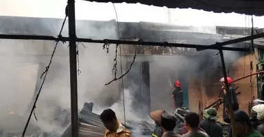 4 Kios Pasar Kelet Jepara Terbakar, Korban Jiwa Nihil
