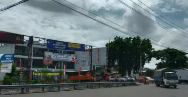 Pengumuman! Kendaraan Berat Dilarang Lewat Simpang Joglo Solo
