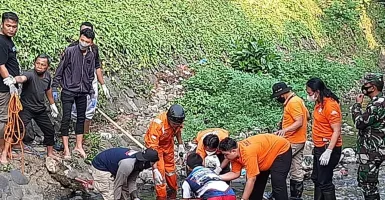 Heboh! Mayat Pria Ditemukan Mengapung di Sungai Depan Perpusda Jateng