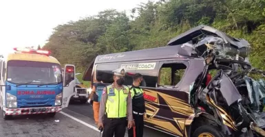 Lagi-Lagi Kecelakaan Maut di Tol Semarang-Solo, 5 Orang Tewas