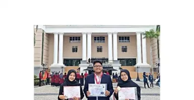 Bikin Bangga! Mahasiswa Unsoed Raih Medali Emas di WICE 2022 di Malaysia