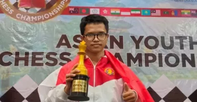 Keren! Mahasiswa Udinus Semarang Sabet Medali Emas di Asian Youth Chess Championship 2022