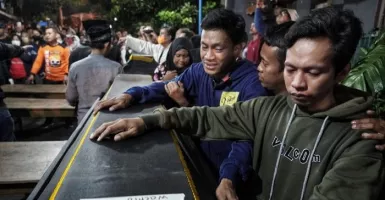 Dipulangkan ke Semarang, 6 Korban Kecelakaan Bus di Magetan Langsung Dimakamkan