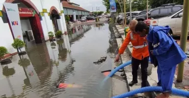 Rel Tergenang Banjir, Perjalanan KA Lintas Utara Jawa Tengah Dialihkan ke Selatan