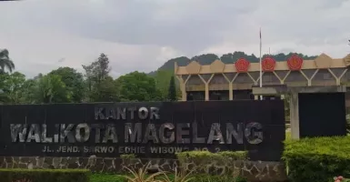 Gedung Pemkot Magelang Dipasangi Logo TNI, Kok Bisa?