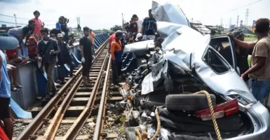 Begini Kronologi Kereta Tabrak Mobil di Semarang yang Menewaskan 2 Korban