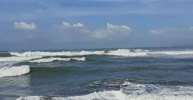 BMKG: Waspada Gelombang Tinggi di Laut Selatan Jateng 3 Hari ke Depan!