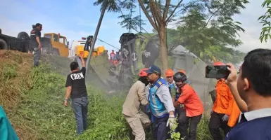 Astaga! Korban Tewas Kecelakaan Maut di Tol Semarang-Solo Jadi 8 Orang