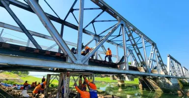 Pascakecelakaan KA Brantas Tabrak Truk di Semarang, KAI Perbaiki Konstruksi Jembatan Rel Kanal Banjir Barat