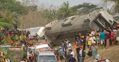 Jalur Selatan Kereta Api di Sentolo - Wates Sudah Normal Setelah Kecelakaan KA Argo Semeru Vs KA Argo Wilis