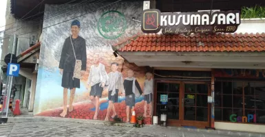 Wuih! Ada Mural Jokowi dan Putin Pakai Baju Adat Badui di Solo