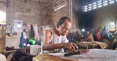 La Gurda, Populerkan Tradisi Sarung Batik untuk Semua