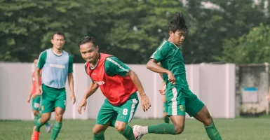 Aji Santoso Optimis Persebaya Lolos Babak Grup