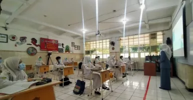 Pemkot Surabaya Hanya Izinkan Guru Tanpa Komorbid yang Mengajar