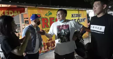 Crazy Rich Surabaya Bayari Pengunjung Angkringan di Semarang