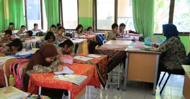 PTM Jenjang SD di Surabaya Baru Boleh Buka 2 Kelas Saja