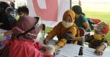 Vaksinasi di Gelora 10 November Surabaya Dihentikan, Kenapa?