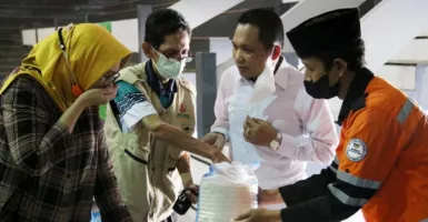 Patut Dicontoh! Bupati Lumajang dan Wakil Beri Gajinya ke Warga