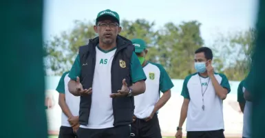 Pelatih Persebaya Ajak Bonek Andil dalam Kelanjutan Kompetisi