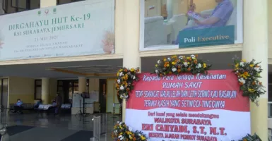 Keren! Ramai Karangan Bunga di Layanan Kesehatan Surabaya