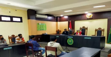 Nekat Gelar Dangdutan, 2 Warga Sampang Pasrah di Depan Hakim