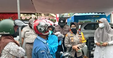 Vaksinasi di Kota Surabaya, Dapat Acungan Jempol