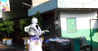 Robot Delta Terbuat dari Magic Com Hingga Mobil Mainan