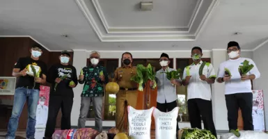 Keren! HKTI Jember Sumbang Hasil Pertanian Dua Bak Mobil