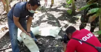Warga Ngawi Dikagetkan Dentuman Keras, Ternyata Bagian Pesawat