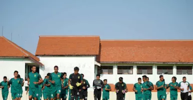 Jelang Laga Persebaya vs Borneo FC, Aji Sentuh Latihan Taktik