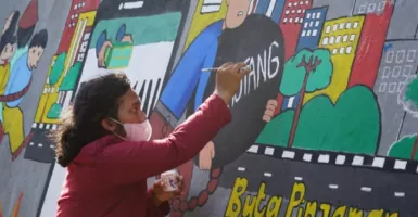 Punya Misi Khusus, Mahasiswa UMSurabaya Lakukan Aksi Mural