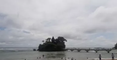 Pantai Balekambang Malang Dibuka, Pengunjung Mulai Menggeliat