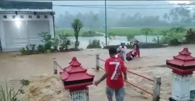 Banjir Bandang Landa Pacitan, 7 Rumah Terendam