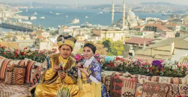 Crazy Rich Malang Diroasting, ke Turki untuk Cosplay Mi Instan