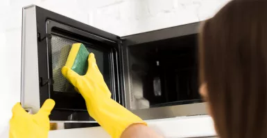 Tips Membersihkan Microwave Mudah dan Murah, Simak