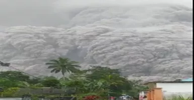 BMKG Pastikan Abu Vulkanik Erupsi Semeru Tak Ganggu Penerbangan