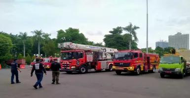 Pemkot Surabaya Terjunkan Bronto Skylift ke Lokasi Erupsi Semeru