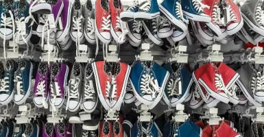 Sneakers Jadi Pilihan Fashion, Diprediksi Tetap Bertahan di 2022