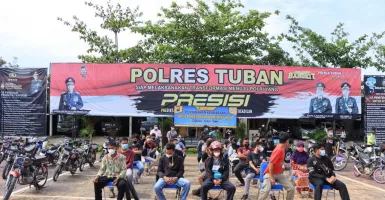 Nyesek! Pengguna Knalpot Brong di Tuban Diminta Potong Sendiri