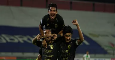 Arema FC Raih Puncak Klasemen Liga 1