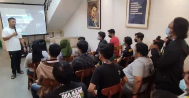 Crazy Rich Surabaya Bagikan Trik Berbisnis Cuma-Cuma ke Suporter