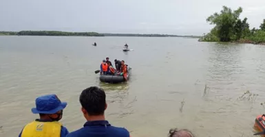 Perahu Terbalik di Waduk Gondang Lamongan, 1 Orang Masih Hilang