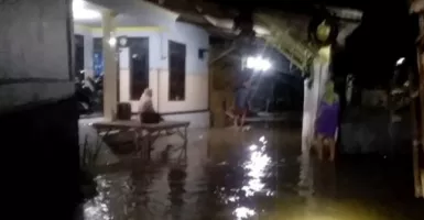 Hujan 6 Jam, Pamekasan Dilanda Banjir Setinggi Lutut