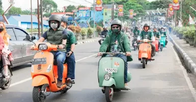 Tengok Aksi Anggota DPR RI Bersama Komunitas Vespa di Malang