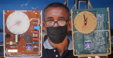 Jam Lokal Surabaya ini Unik, Terbuat dari Limbah Elektronik