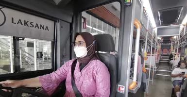 Eka Hardianti, Sosok Wanita Tangguh di Balik Kemudi Suroboyo Bus