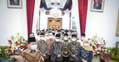 Lebaran Hari Kedua, Prabowo Subianto Temui Khofifah di Surabaya