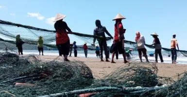Nelayan Pantai Sine Tulungagung Curhat, Ingin Punya SPBN
